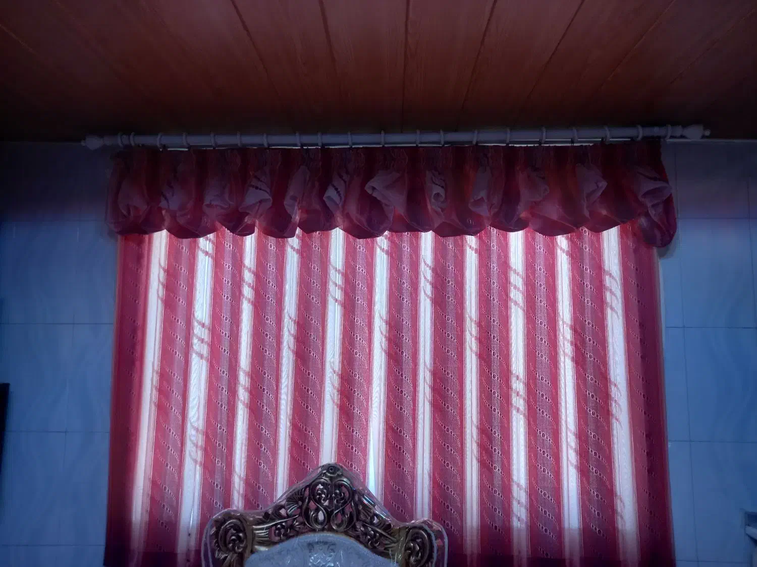 پرده|پرده، رانر، رومیزی|صائین قلعه, |دیوار