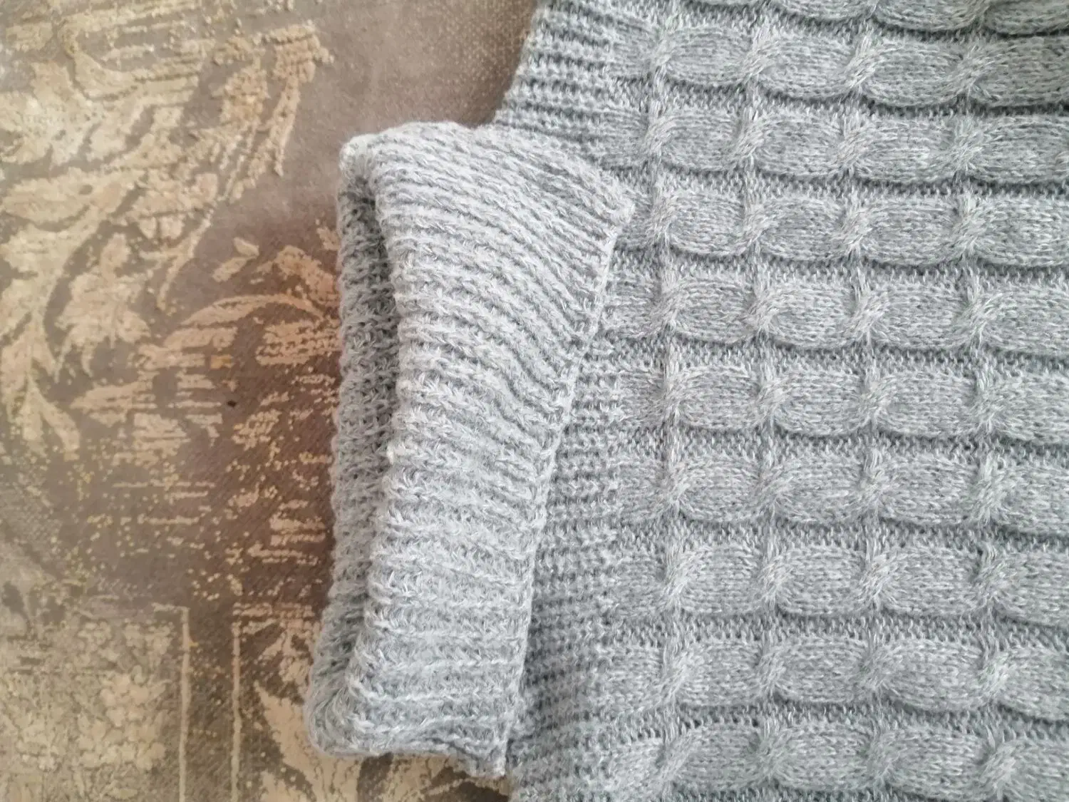 بافت بلند و چاک دار|لباس|رشت, کوی غلام نیا|دیوار