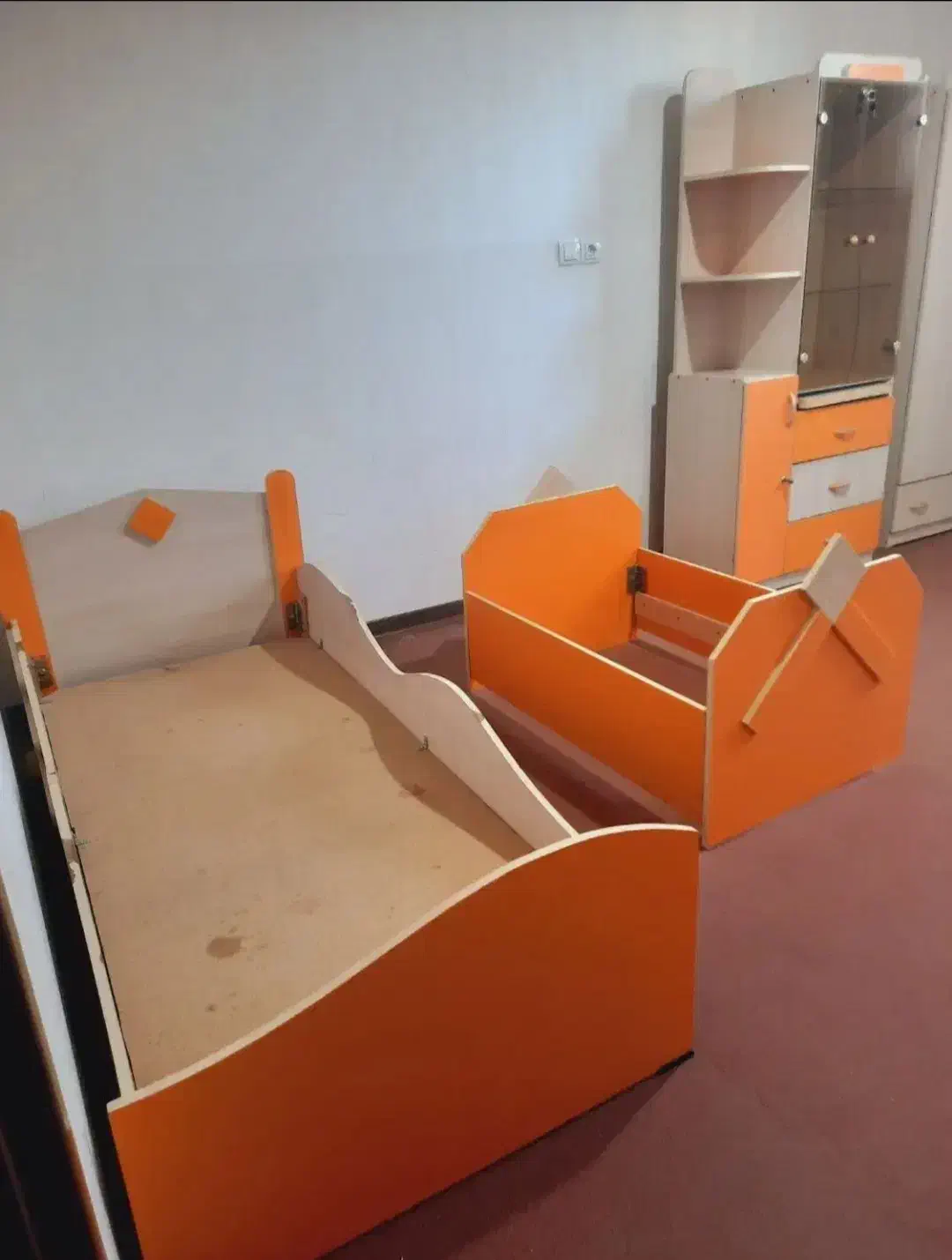 تخت و کمد|تخت و سرویس خواب|اصفهان, سرچشمه|دیوار