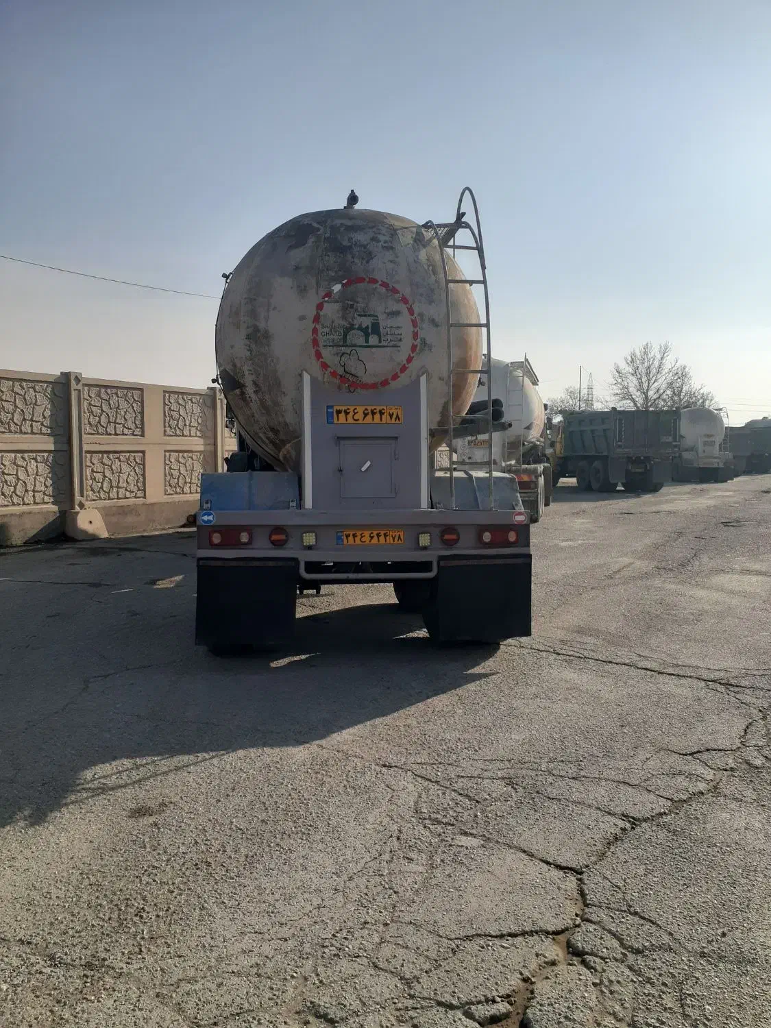 بونکر|خودرو سنگین|آبیک, |دیوار