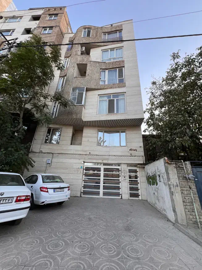 واحد امیرکبیر / رینگ اصلی / ۲ واحدی / طبقه چهار|فروش آپارتمان|بروجرد, |دیوار