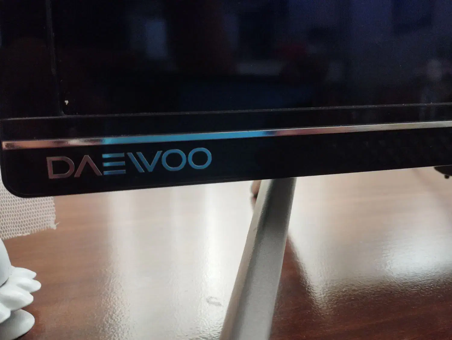 تلویزیون ۵۰ اینچ دوو بسیار تمیز و در حد|تلویزیون و پروژکتور|کازرون, |دیوار