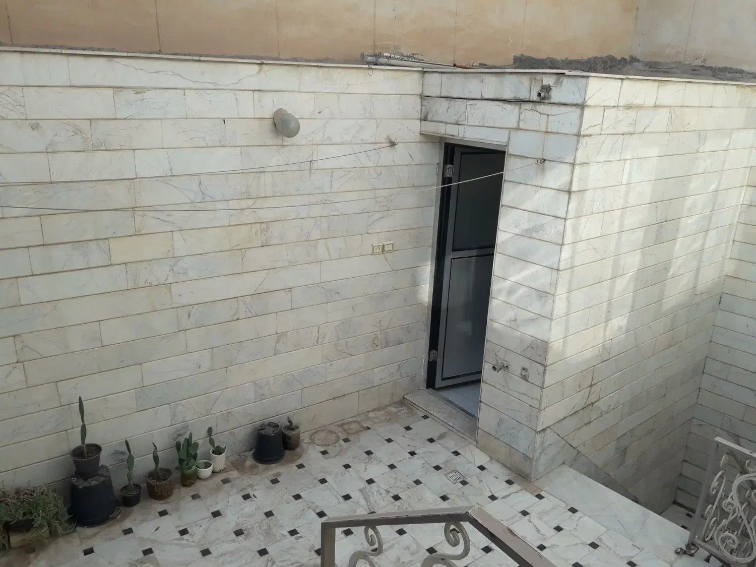 ۱۰۰ دوطبقه جنوبی با پارکینگ دربست|اجارهٔ خانه و ویلا|قم, هفت تیر|دیوار