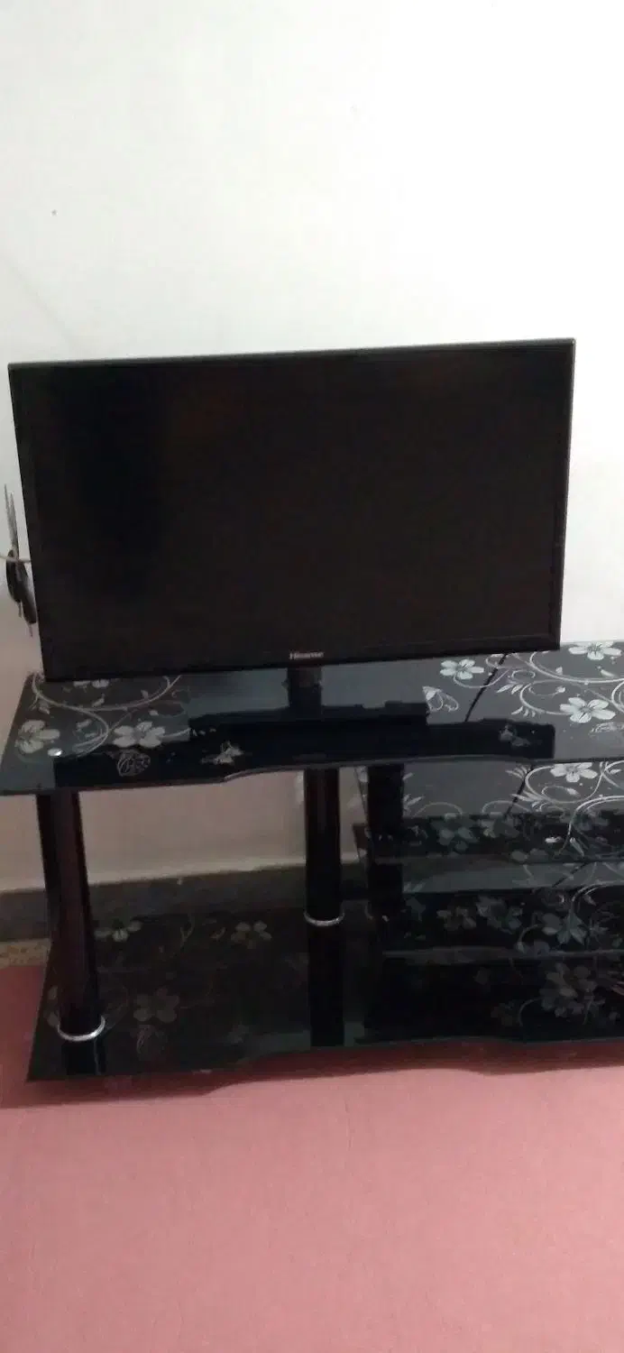 تلویزیون ۳۲ اینچ بفروشم میرسد با زیر|تلویزیون و پروژکتور|ایذه, |دیوار