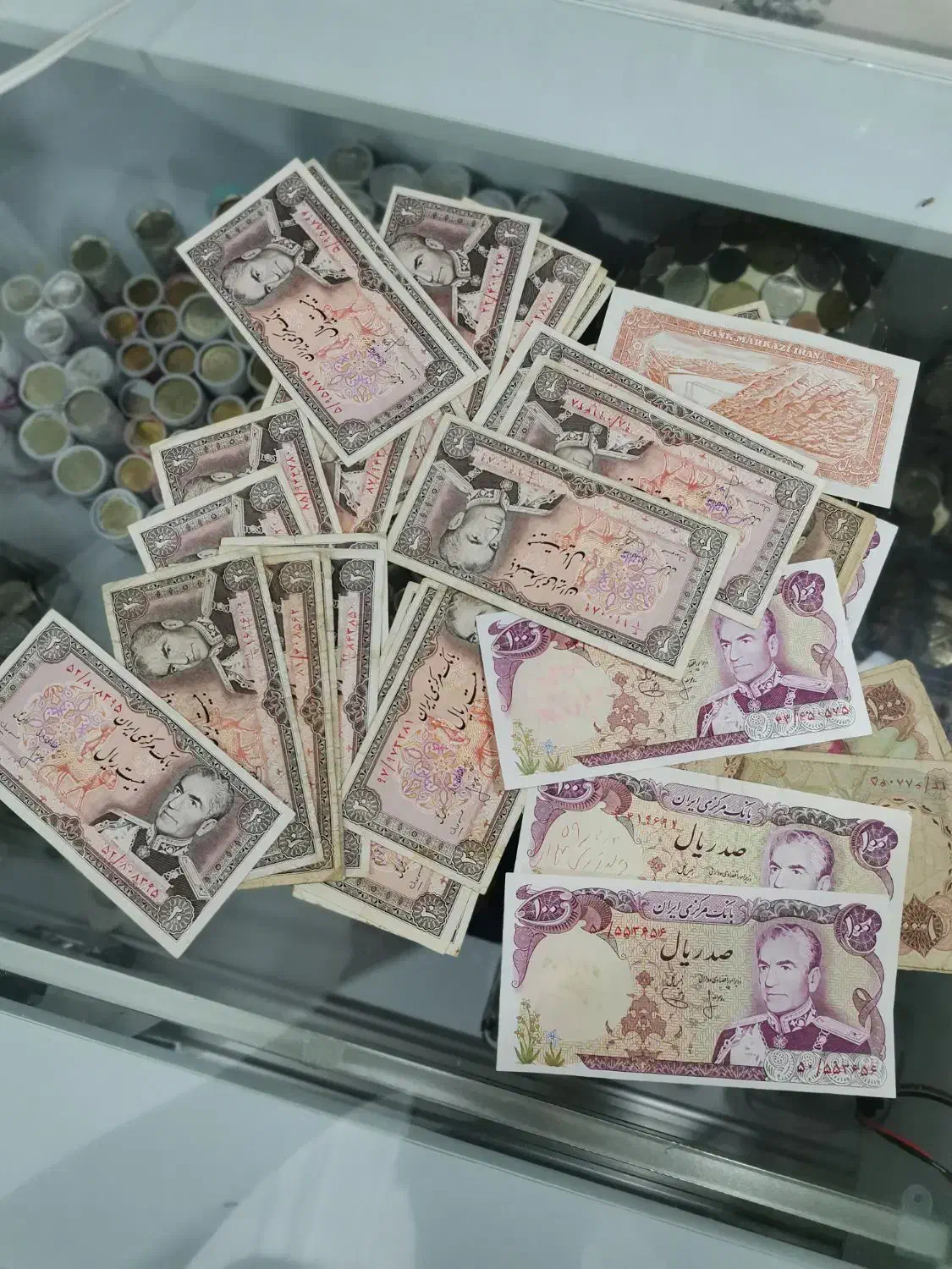30 برگ اسکناس تمیز محمدرضا شاه|کلکسیون سکه، تمبر، اسکناس|شیراز, شهرک رضوان|دیوار