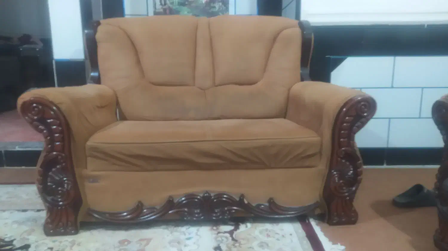 میز گردون سلطنتی صادراتی و سرویس کامل مبل ۷ نفره|مبلمان خانگی و میز عسلی|دوگنبدان, |دیوار