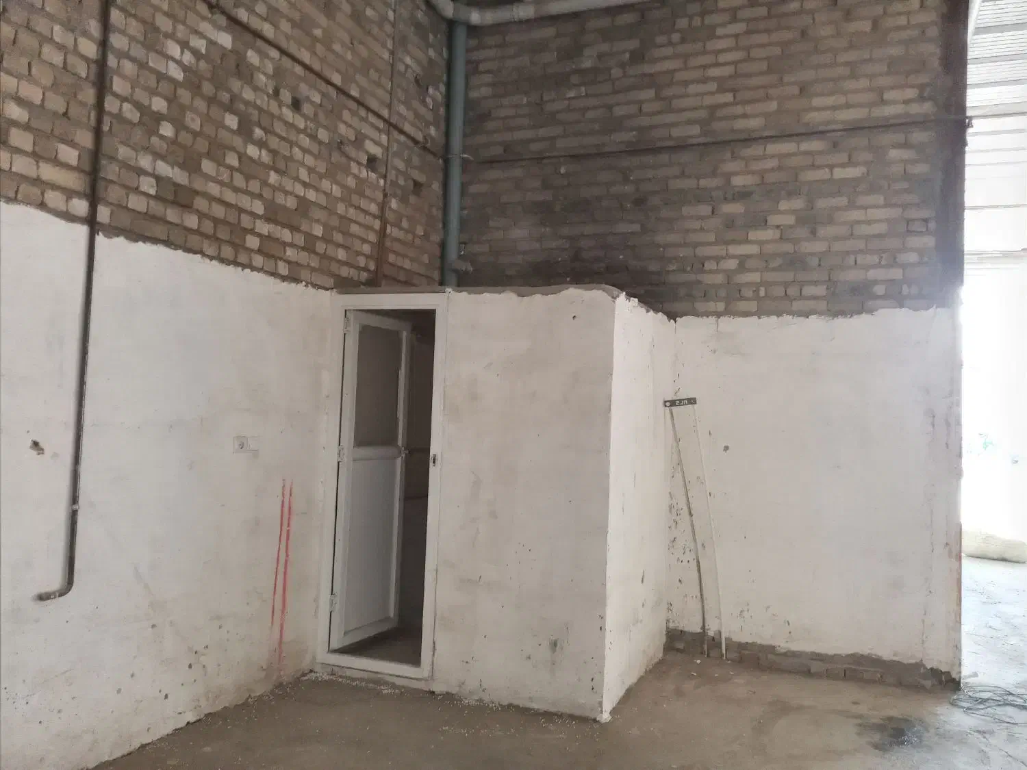 مغازه جهت انبار ۱۸۰متر  واقع در علی آباد|اجارهٔ مغازه و غرفه|بروجرد, |دیوار