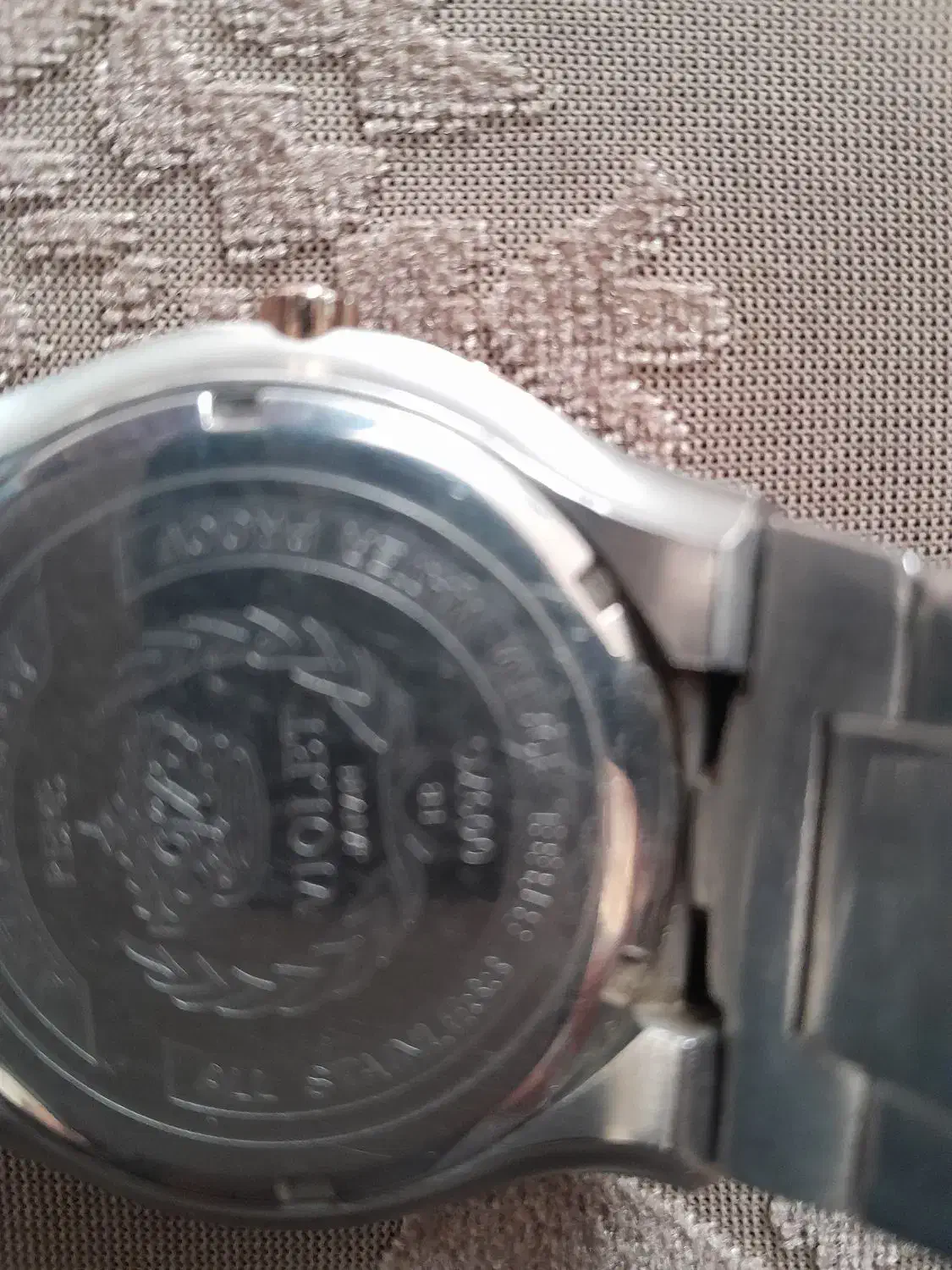 ساعت مچی|ساعت|اراک, |دیوار