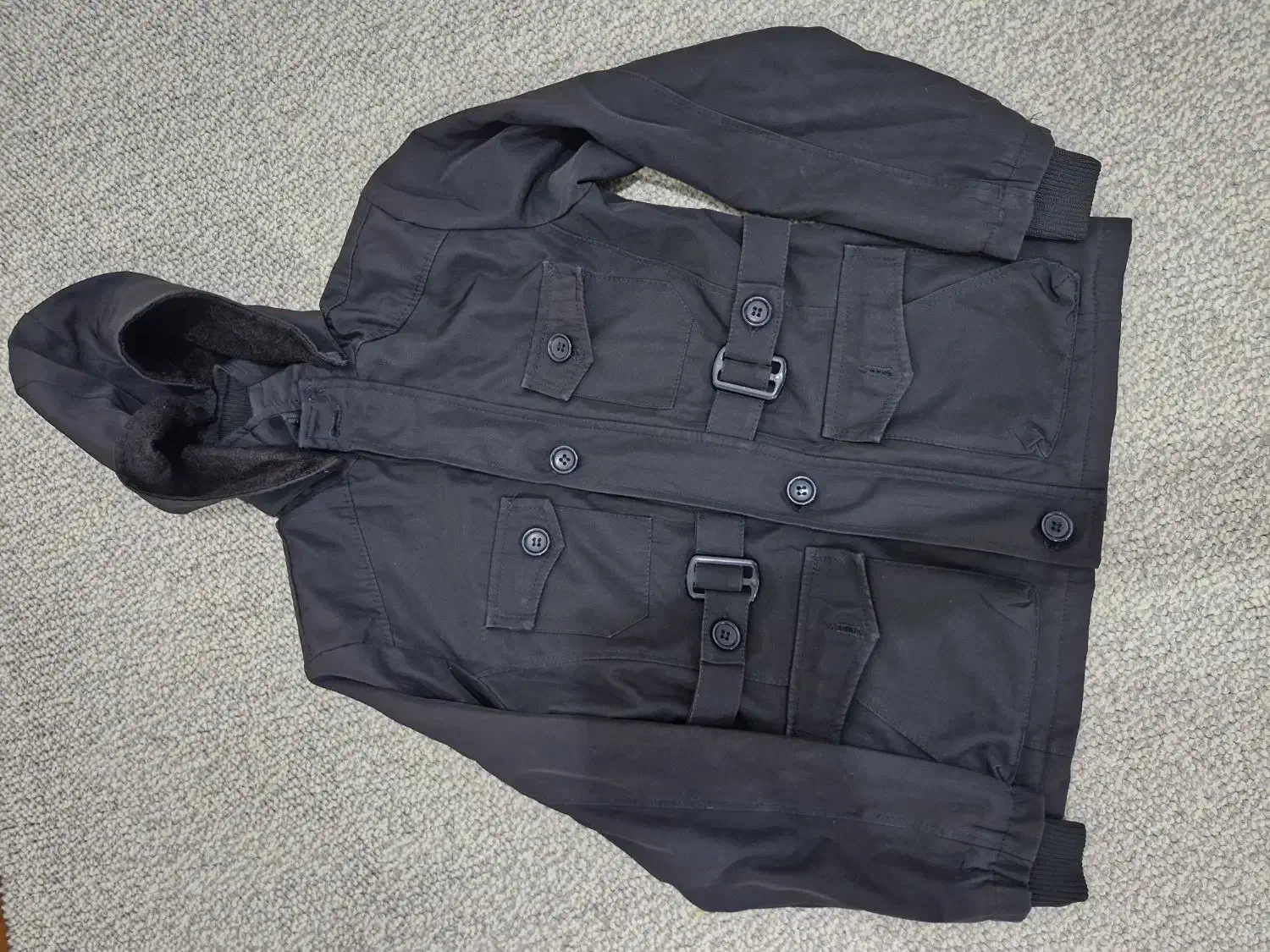 تعدادی لباس گرم|لباس|اندیمشک, |دیوار