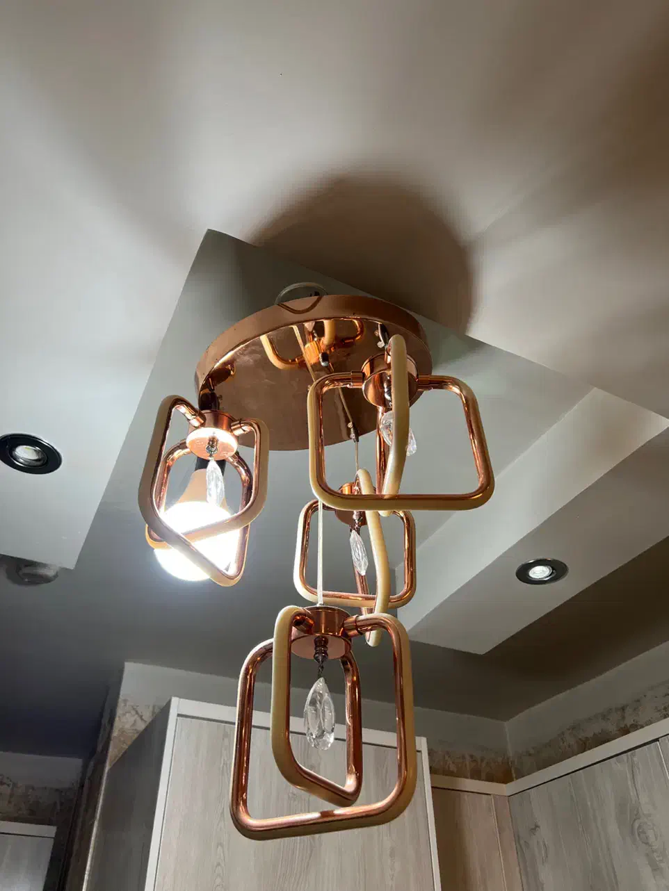 لوستر|لوستر و چراغ آویز|کرج, کوی زنبق|دیوار