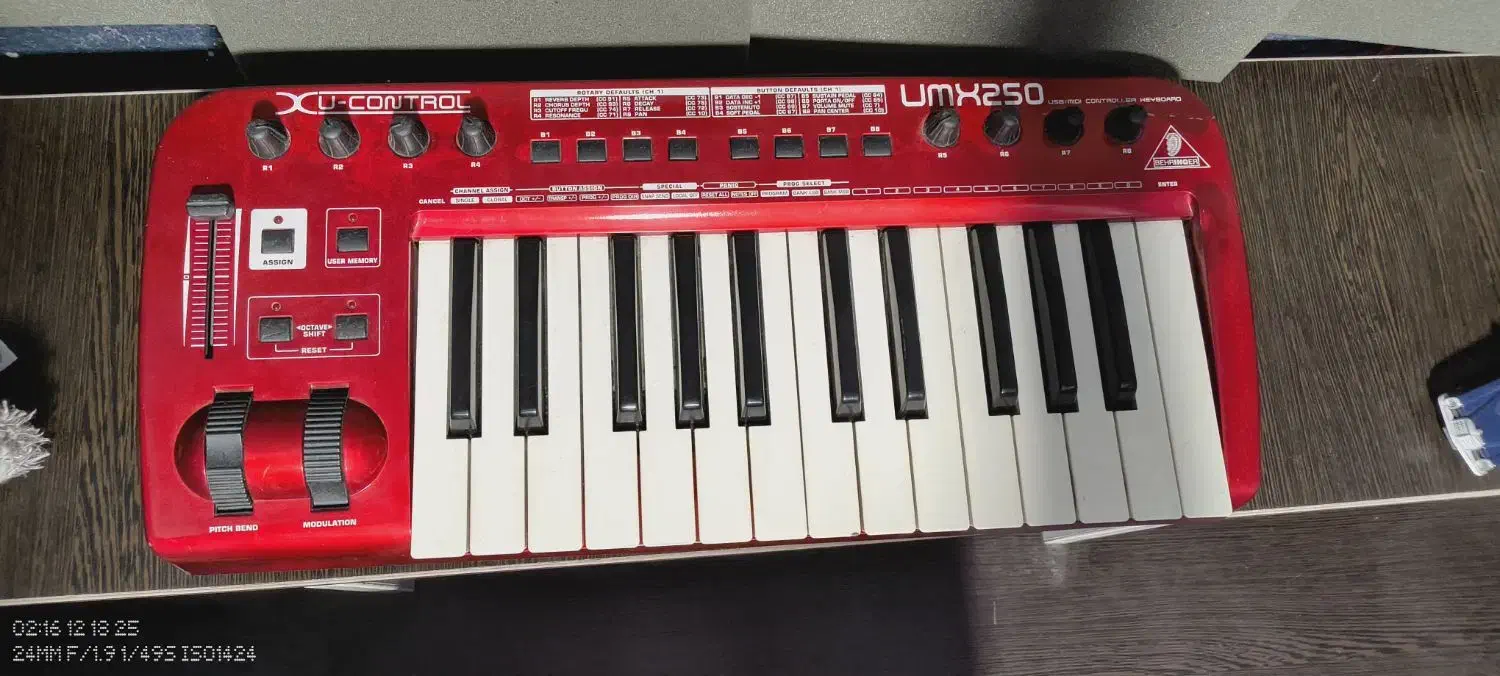 میدی کیبورد بهرینگر|پیانو، کیبورد، آکاردئون|کرمان, |دیوار