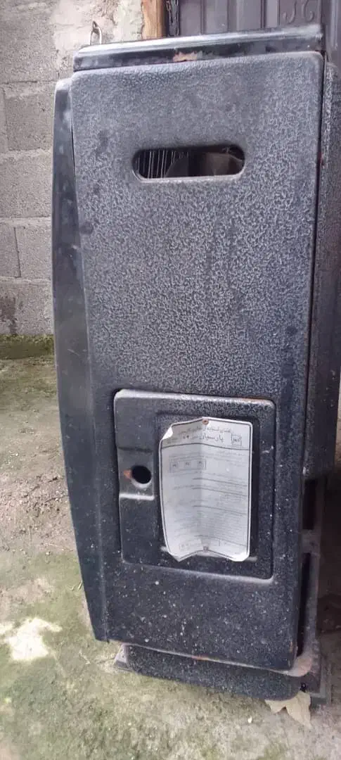 بخاری و درب اتاق همراه چهارچوب|بخاری، هیتر، شومینه|فومن, |دیوار