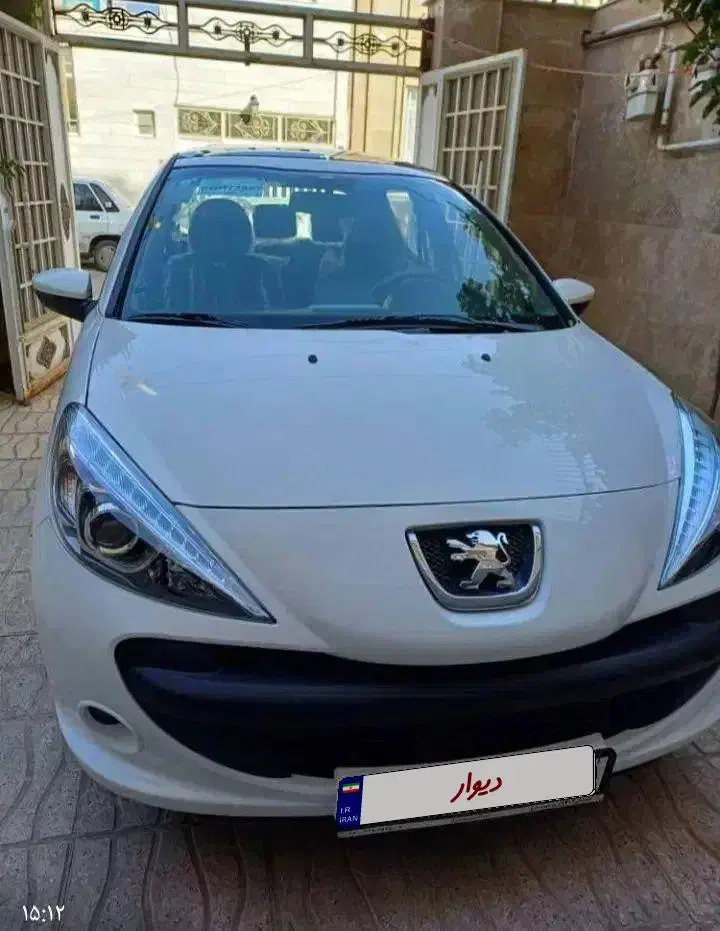 ۲۰۷  سقف شیشه ای|خودرو سواری و وانت|ملایر, |دیوار