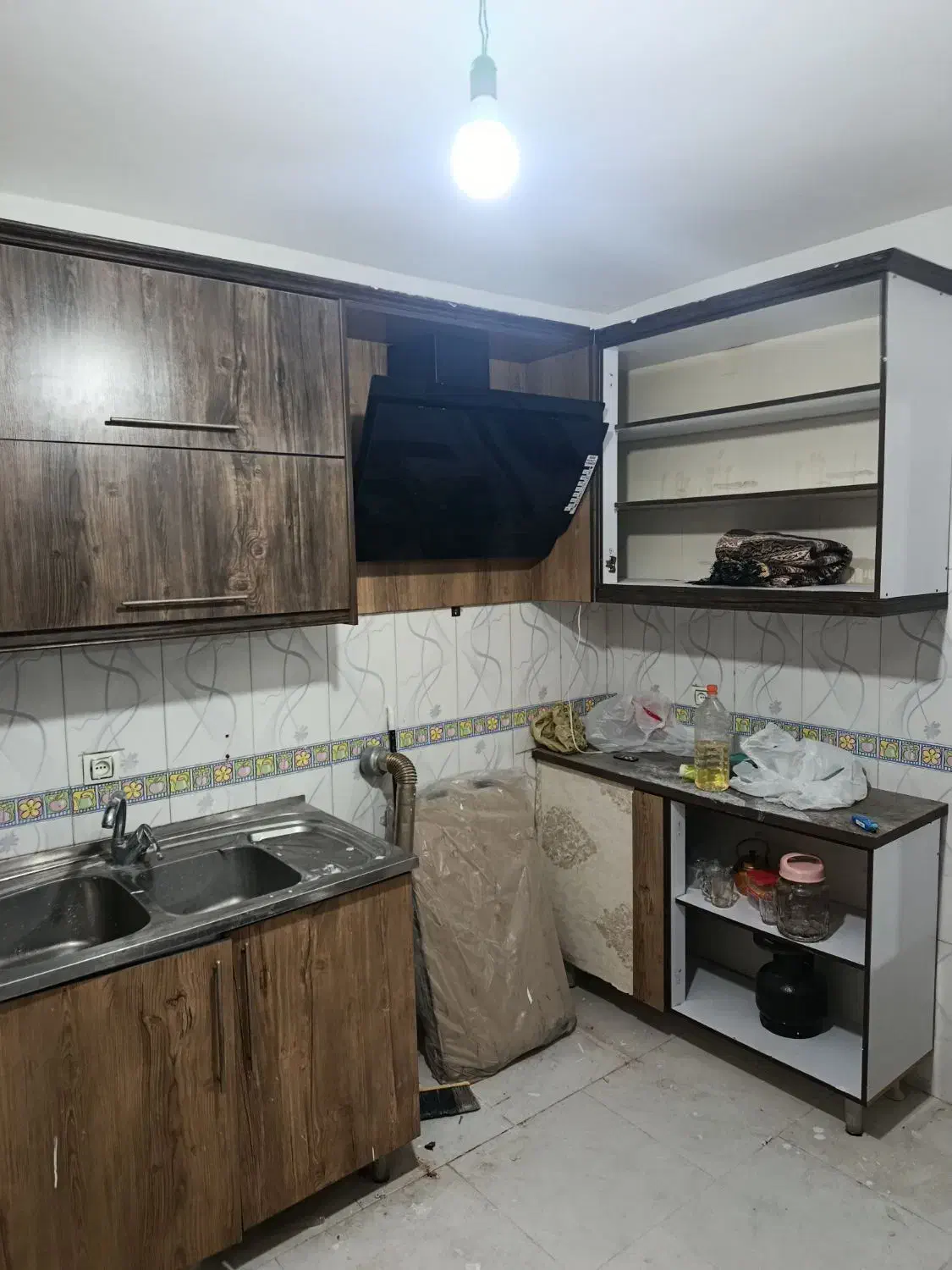 کابینت آشپزخانه سالم+سینک و هود|آب‌چکان و نظم‌دهنده ظروف|محمدشهر, همایون ویلا|دیوار