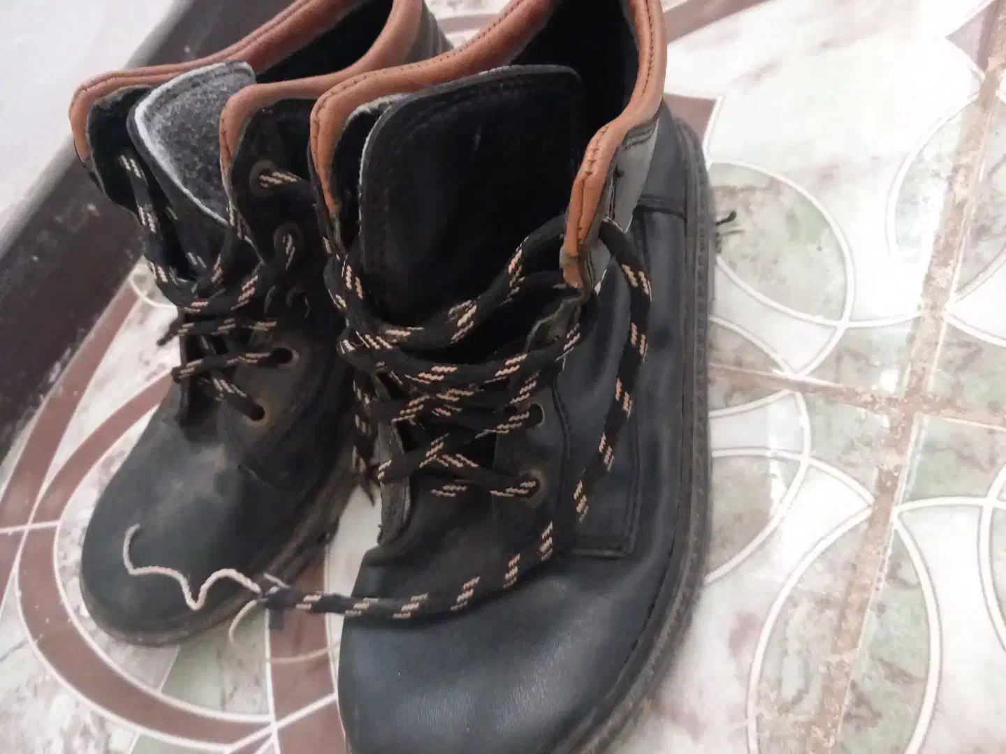 کفش نیم بوت|کیف، کفش، کمربند|پاکدشت, پاکدشت (مامازند)|دیوار