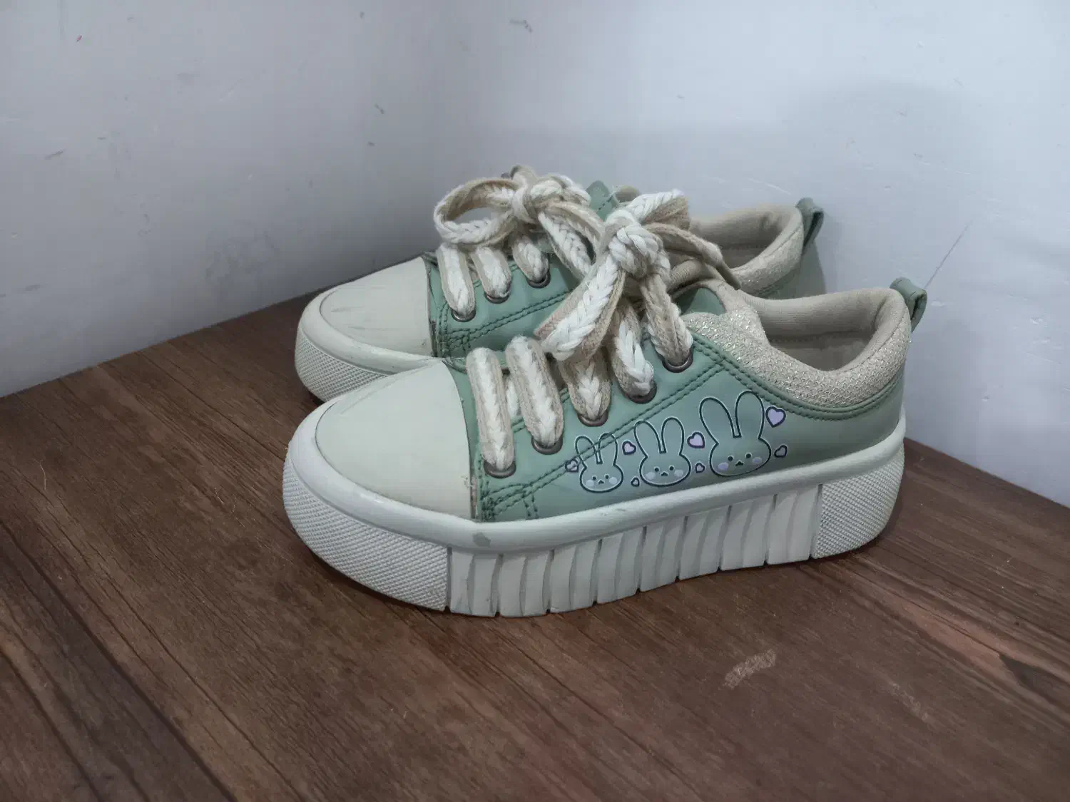 کفش دخترانه سایز ۳۰|کفش و لباس بچه|مشهد, هنرور|دیوار