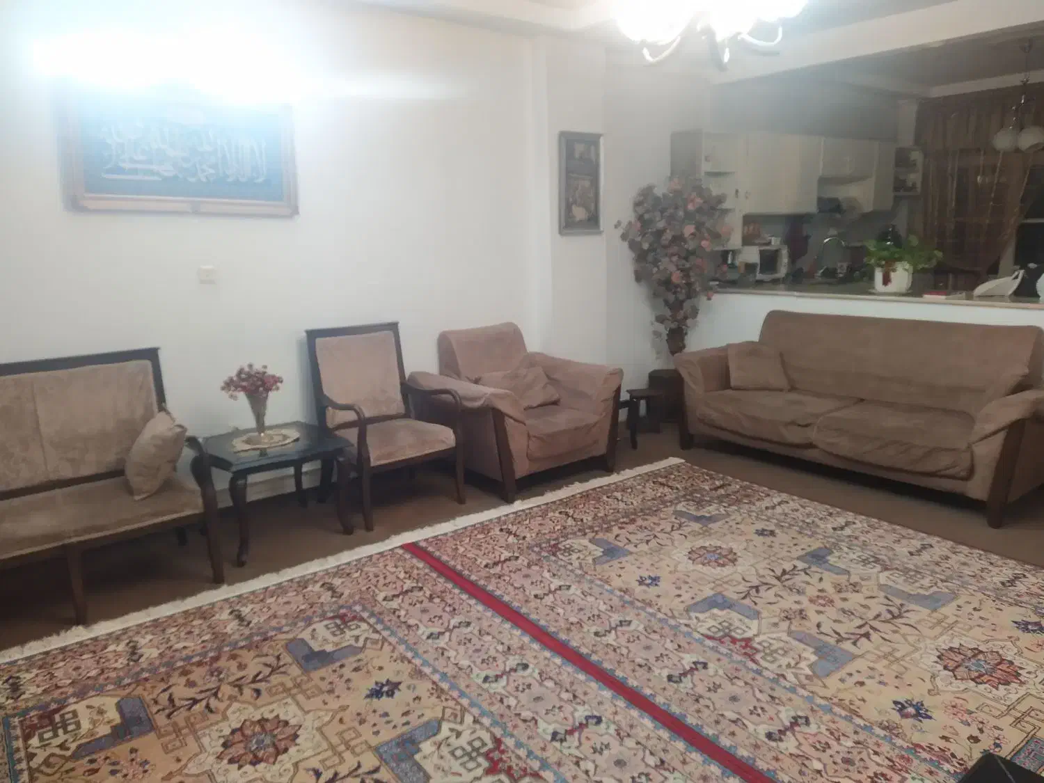 یک دست مبل هفت نفره ویک نیم ست راحتی چهارنفره|مبلمان خانگی و میز عسلی|کرج, اتحاد|دیوار