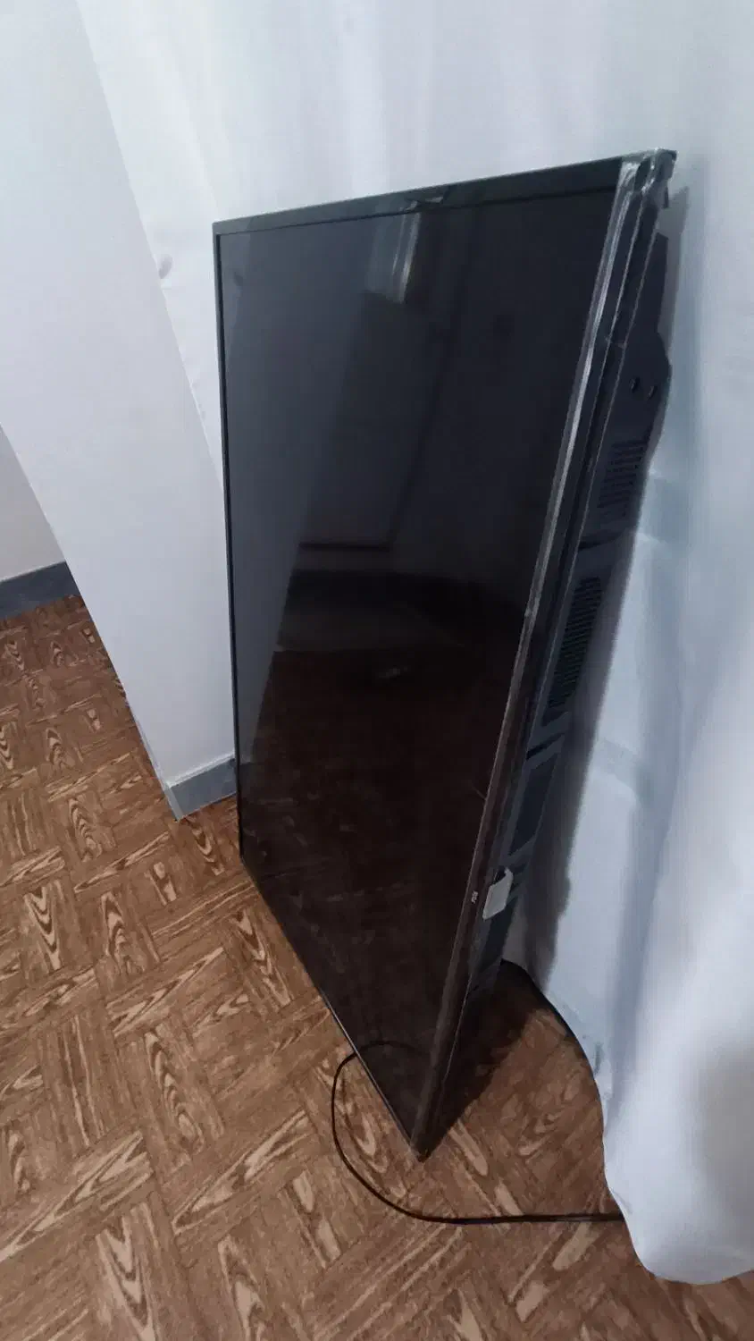 تلویزیون اینچTCL 49صفحه شکسته|تلویزیون و پروژکتور|مهاباد (آذربایجان غربی), |دیوار