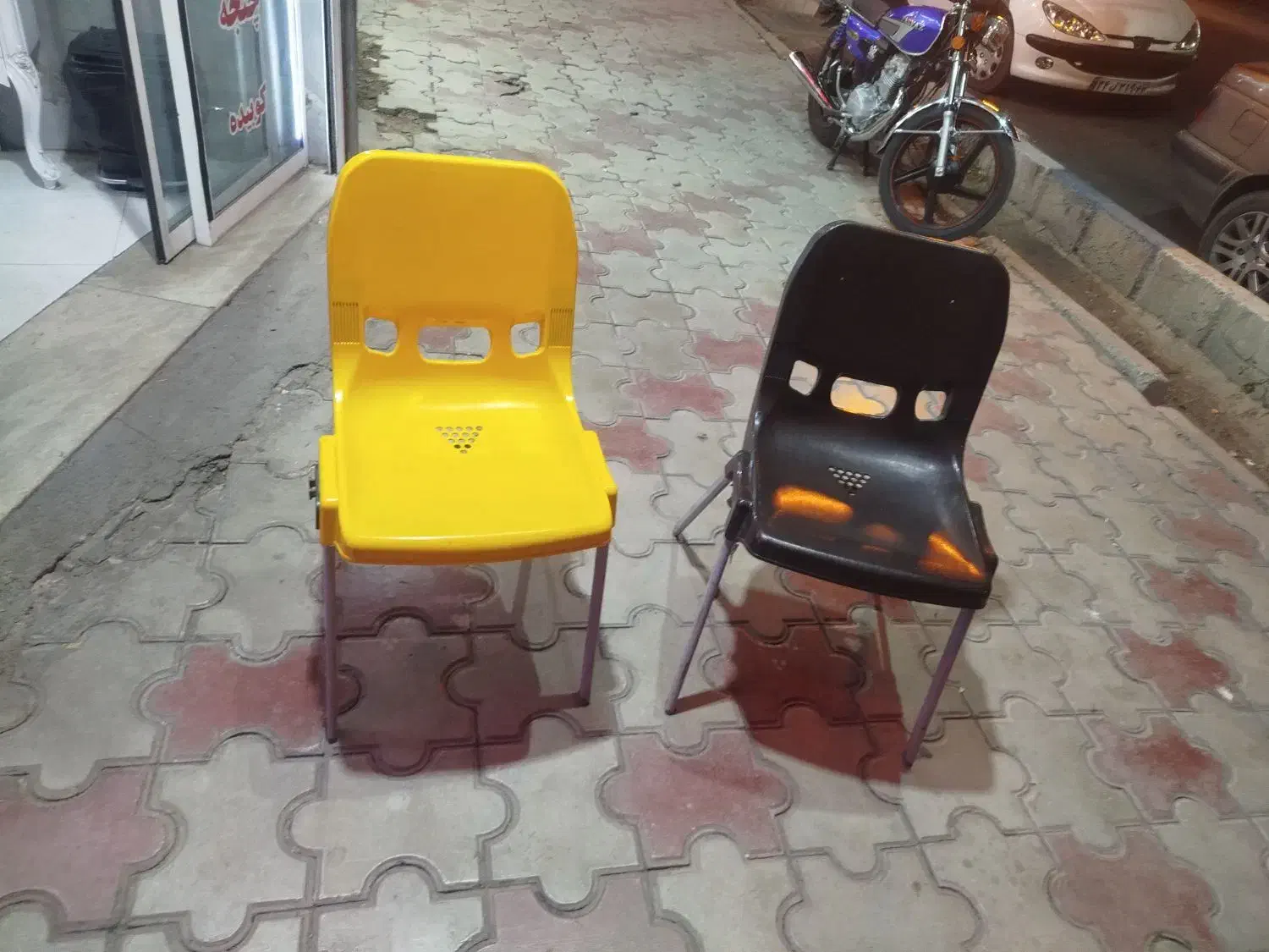 صندلی پلاستیکی|صندلی و نیمکت|شاهینشهر, سعدی جنوبی|دیوار