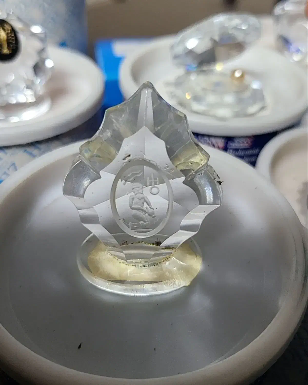 مینیاتوری کریستال چک مجسمه برنزی|مجسمه، تندیس، ماکت|تهران, کوی بیمه|دیوار