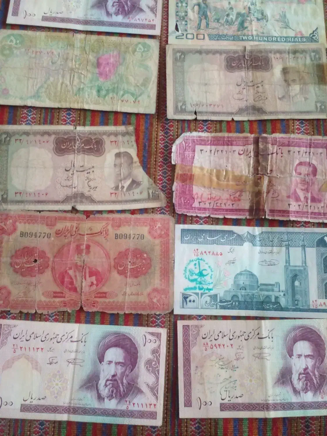 تعدادی پول شاه|کلکسیون اشیاء عتیقه|تاتار علیا, |دیوار