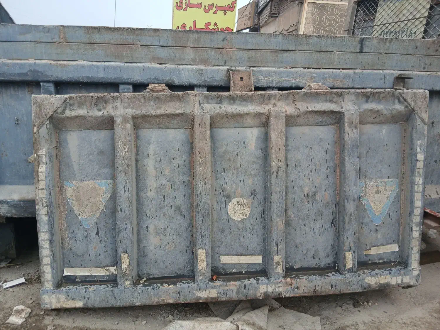 در عقب کمپرسی|قطعات یدکی و لوازم جانبی|قنوات, |دیوار