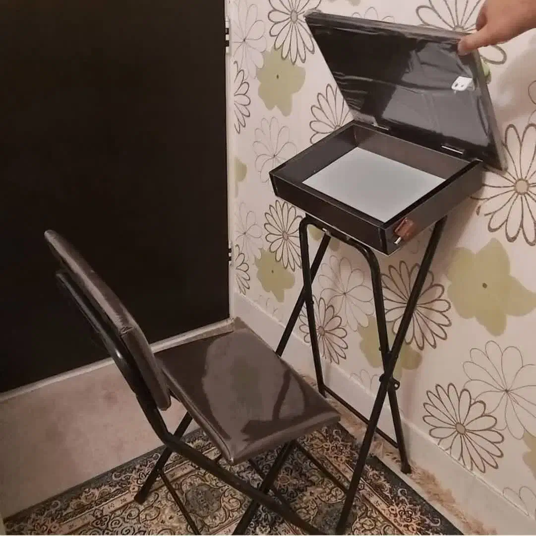 میز نماز باکس دار و صندلی ی|صندلی و نیمکت|قم, باغ کرباسی|دیوار