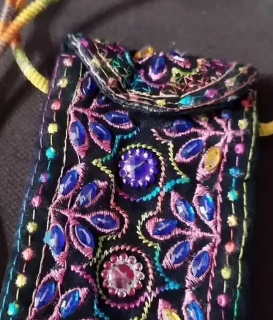 پاپوش کاموایی نو|لباس|بندر انزلی, استادیوم|دیوار