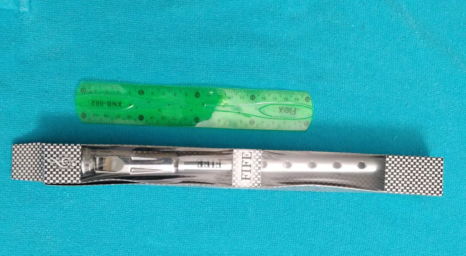 فلوت نو و بسیار زیبا فلزی|سازهای بادی|اراک, |دیوار