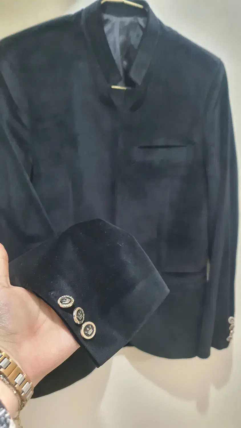 کت مخمل نو|لباس|پرند, فاز ۶|دیوار