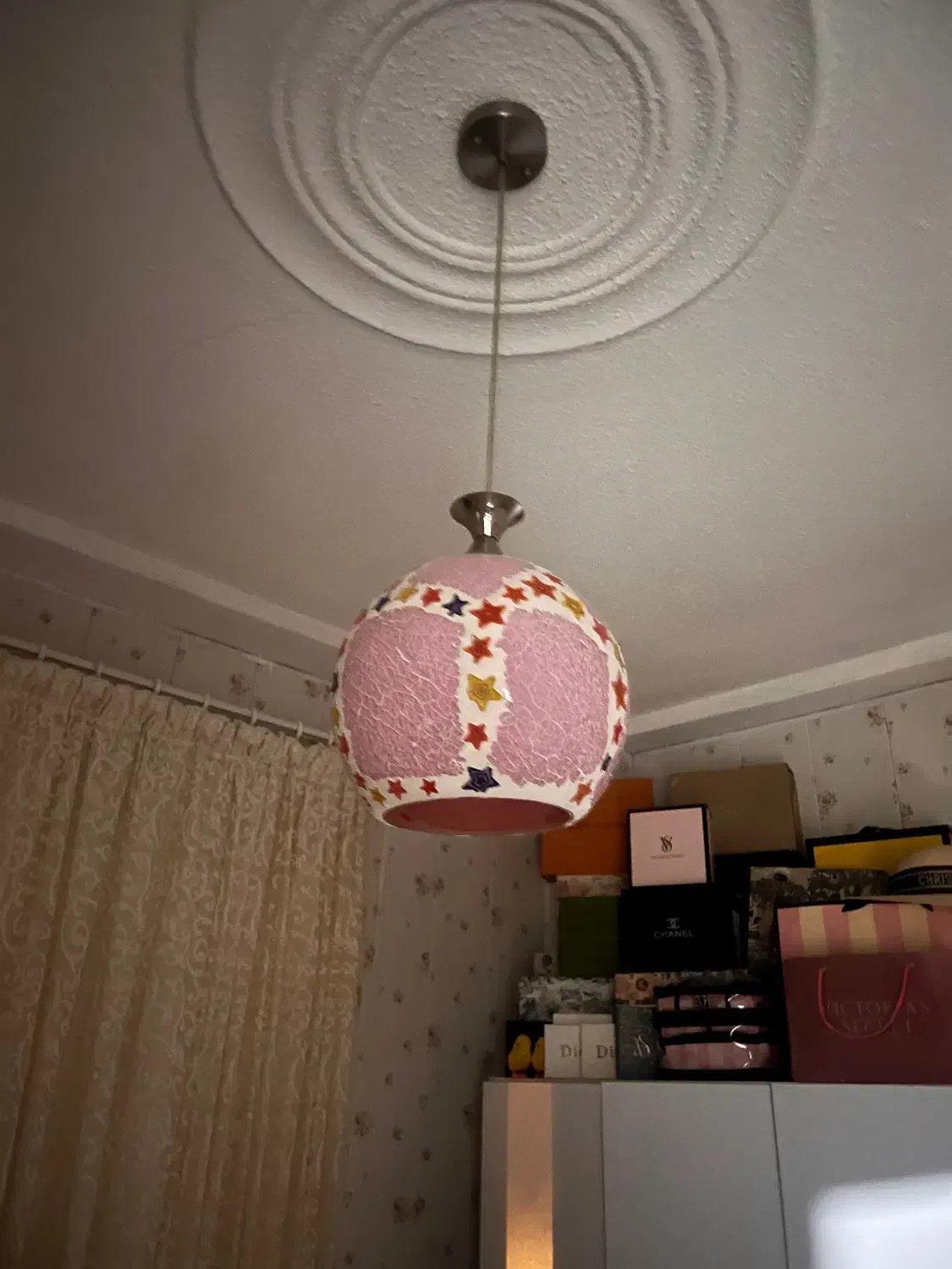 لوستر خوشگل و خوشرنگ|لوستر و چراغ آویز|بندر انزلی, متروپل|دیوار