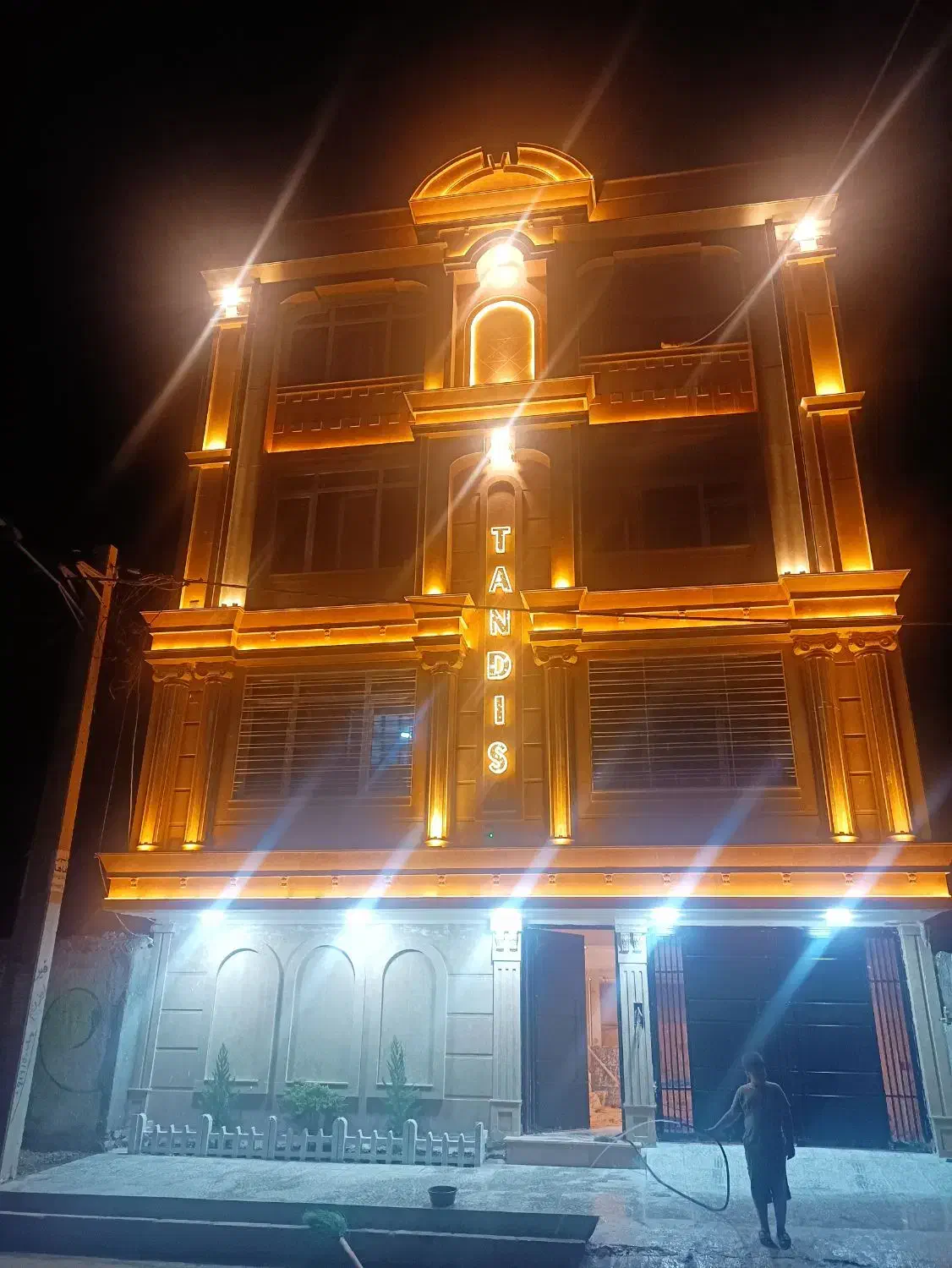 برقکار ساختمان|خدمات پیشه و مهارت|اندیشه, اندیشه فاز ۱|دیوار