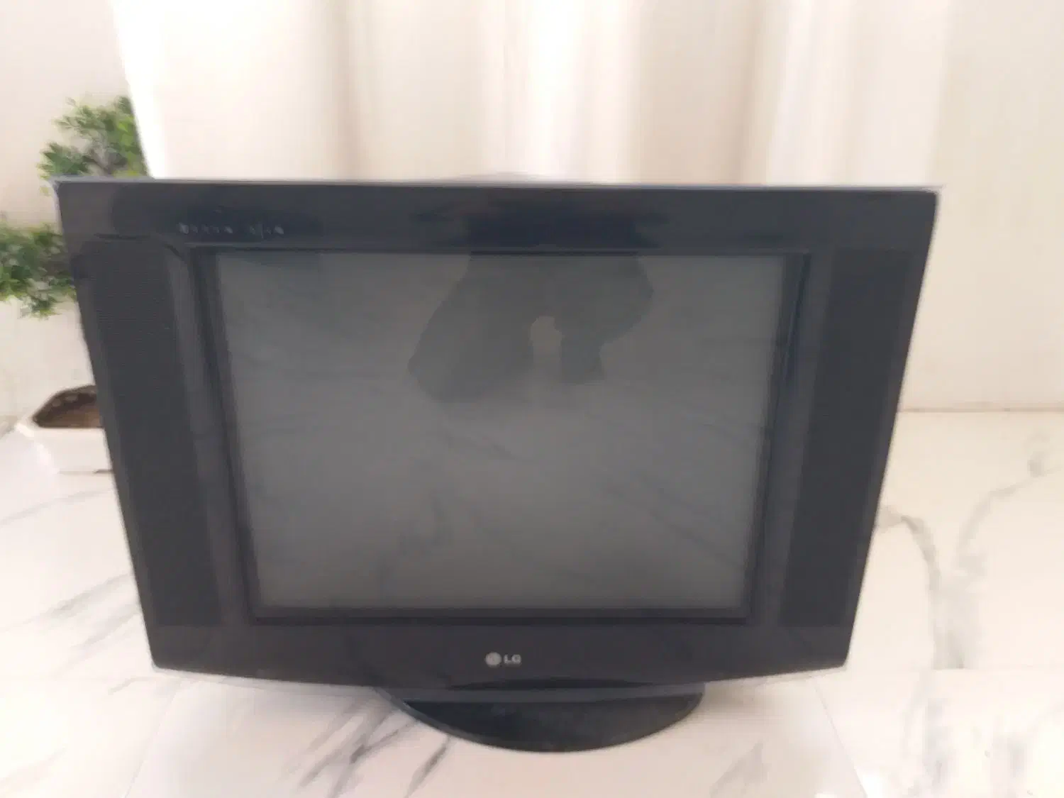 تلویزیون ال جی ۲۱ اینچ|تلویزیون و پروژکتور|لنگرود, |دیوار