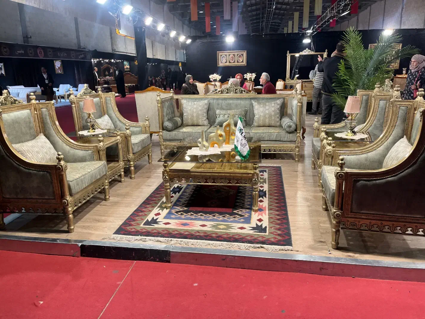 ست چوبی سلطنتی|مبلمان خانگی و میز عسلی|زنجان, |دیوار