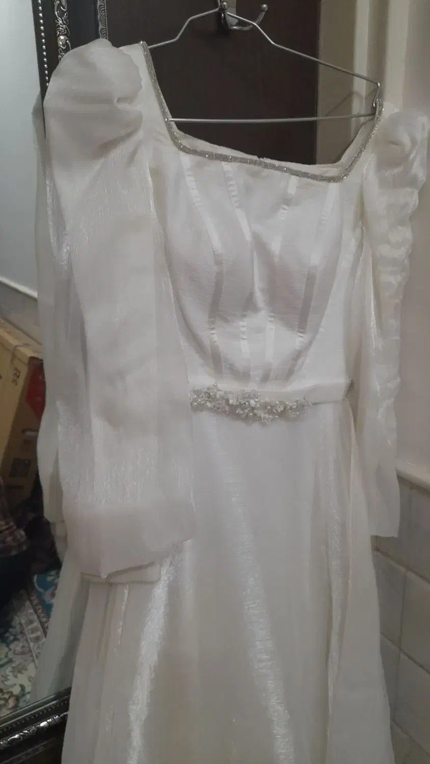 لباس مجلسی|لباس|قم, دروازه چوبی|دیوار