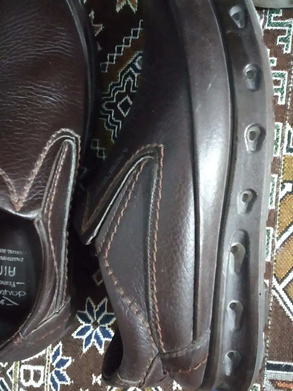 کفش|کیف، کفش، کمربند|ایرانشهر, |دیوار