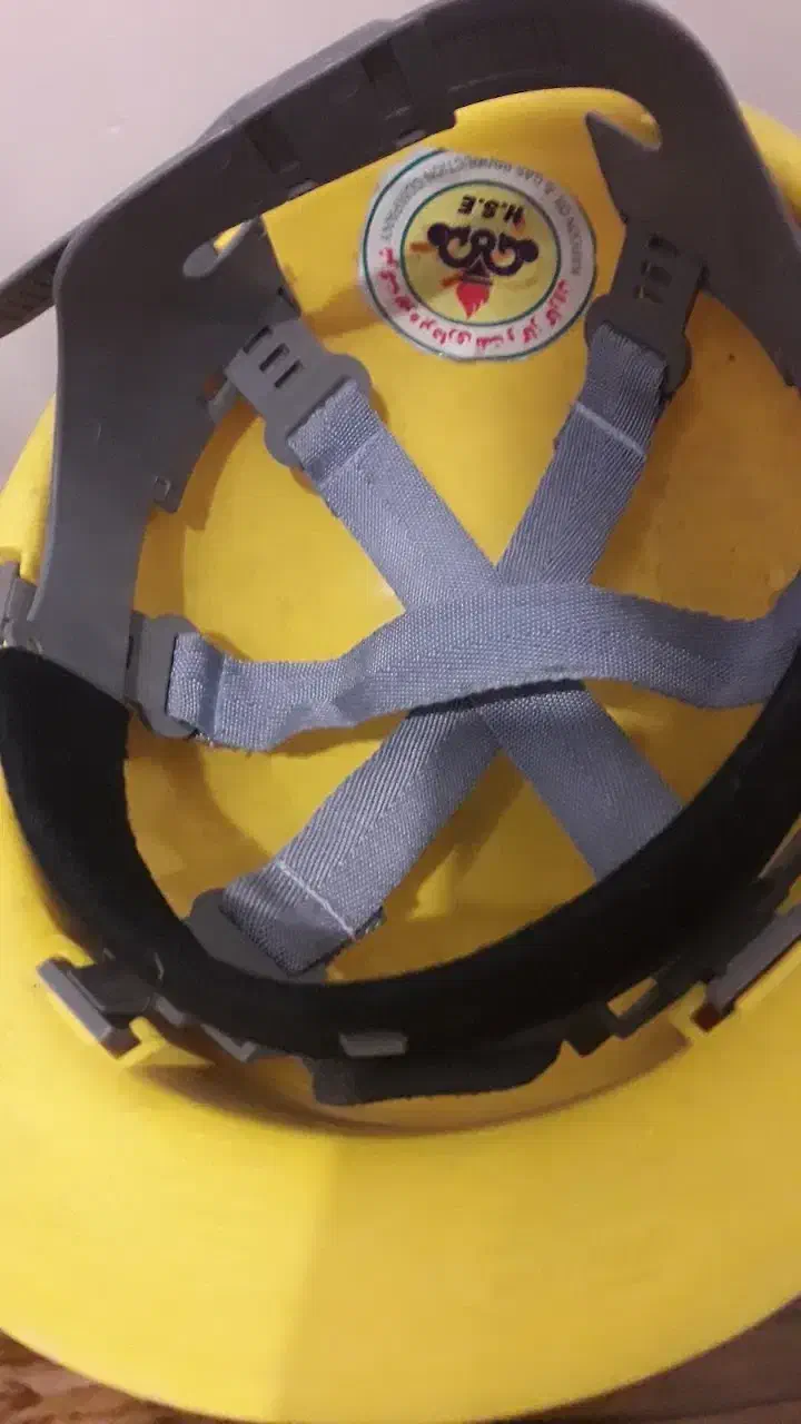 کلاه ایمنی|لباس|اهواز, سپیدار|دیوار