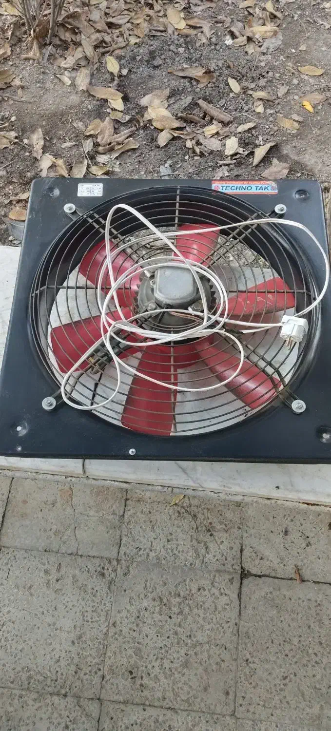 هواکش نو.چن ماه بیشتر کار نکرده|پنکه و تصفیه‌کنندهٔ هوا|شهریار, شهریار|دیوار