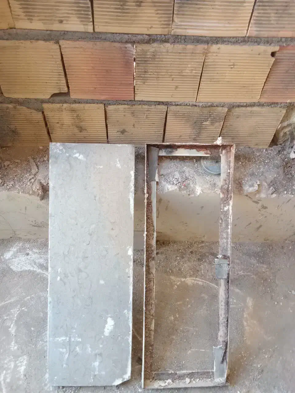 سنگ پله باچهارچوب آهنی|مصالح و تجهیزات ساختمان|مشهد, کوی پلیس|دیوار