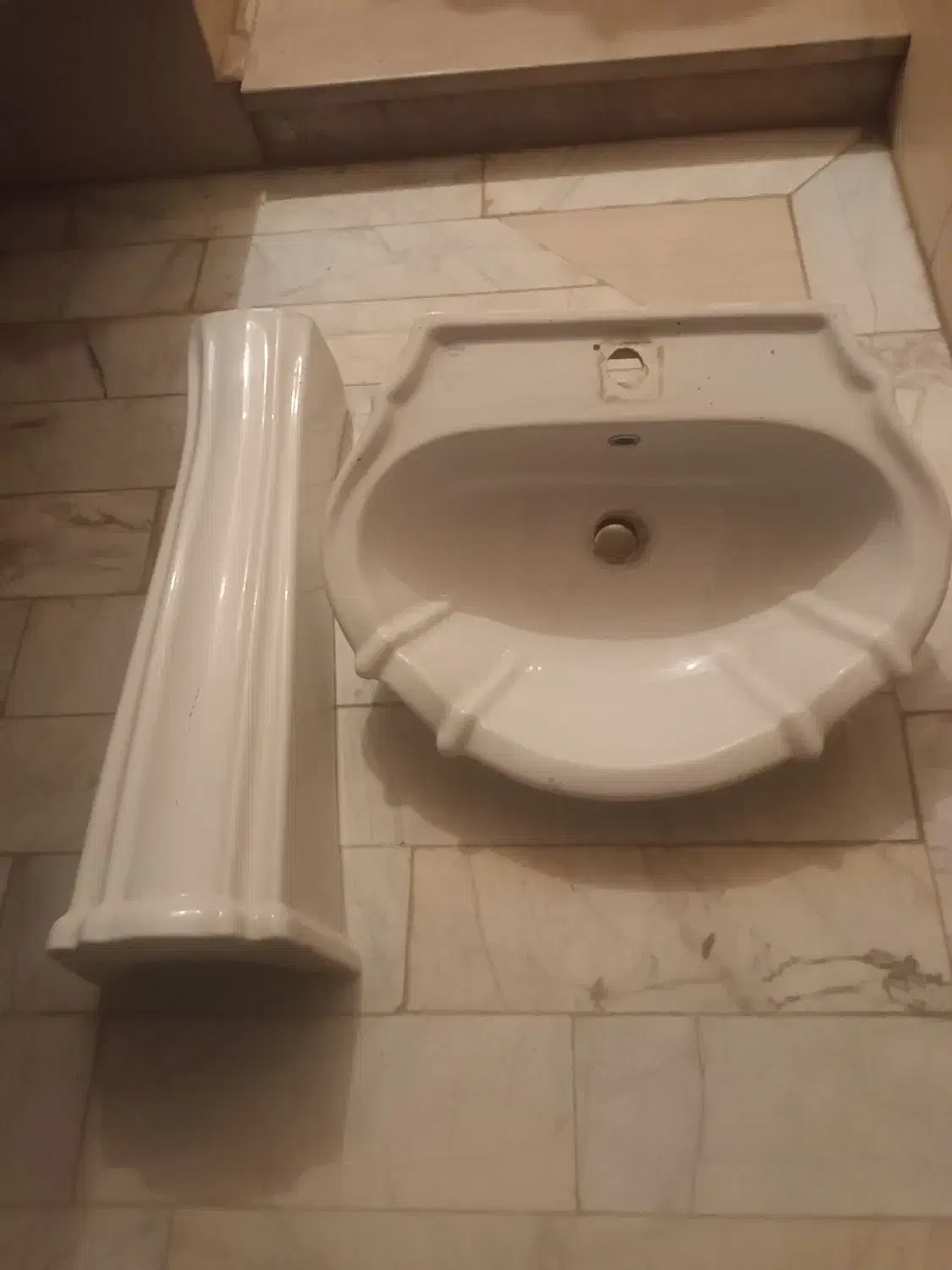 سنگ روشویی سالم بدون شکستگی|لوازم سرویس بهداشتی|پاکدشت, پاکدشت (مامازند)|دیوار