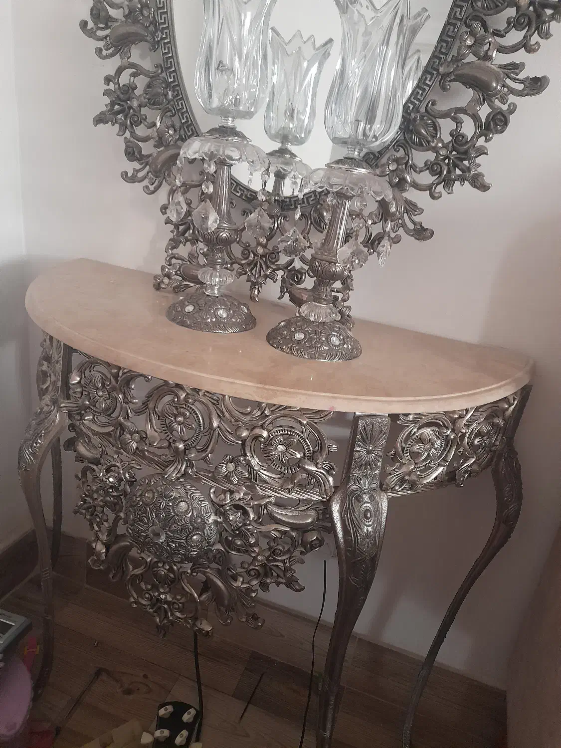 آینه و شمعدان و کنسول|بوفه، ویترین، کنسول|رشت, استقامت ۱|دیوار