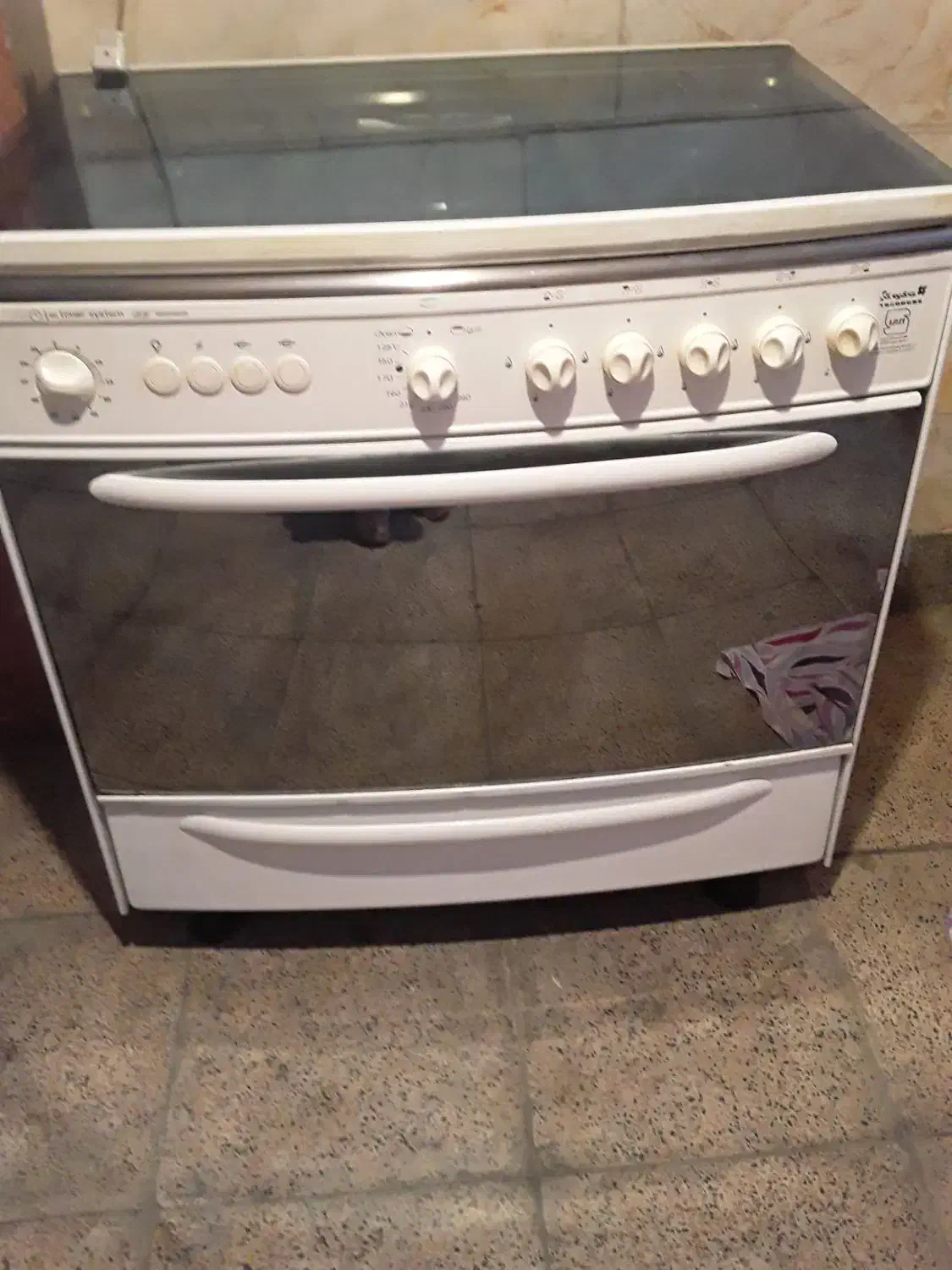 فرگاز تکنو سالم درحد نو سفید|اجاق گاز و لوازم برقی پخت‌وپز|تهران, گلستان (شهرک راه آهن)|دیوار