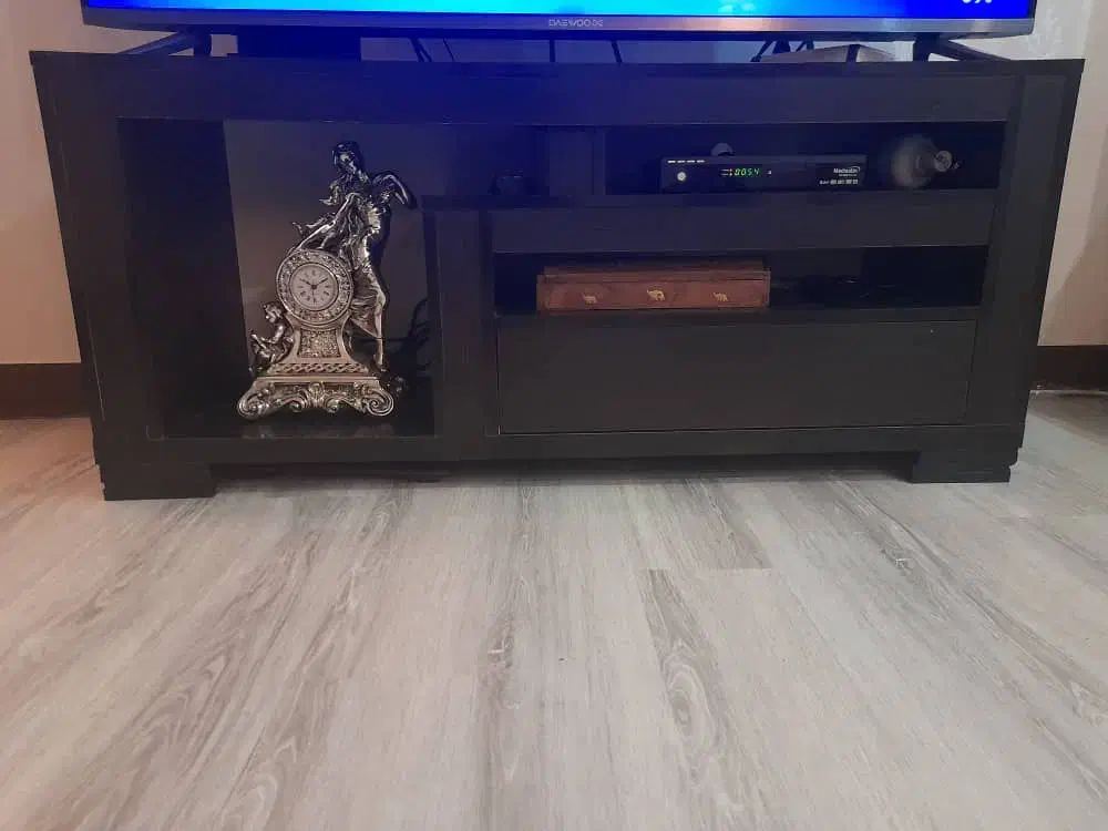 میز تلویزیون|میز تلویزیون|رشت, دروازه لاکان|دیوار