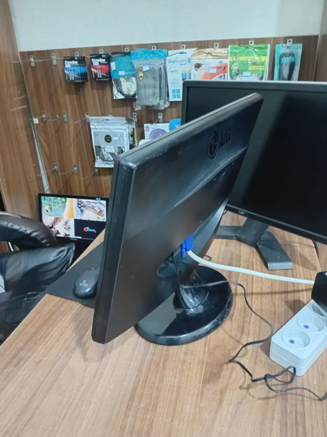 مانیتور 19 اینچ LED برند LG مناسب دوربین مداربسته|قطعات و لوازم جانبی رایانه|بابل, |دیوار