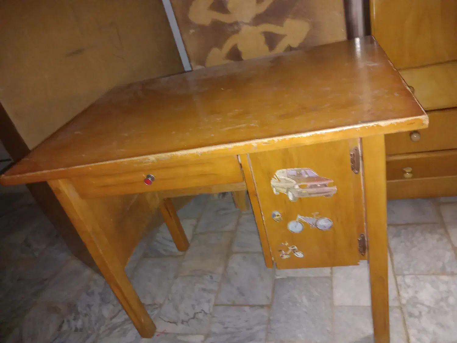 کمد و میز|مبلمان خانگی و میز عسلی|حبیب آباد, |دیوار
