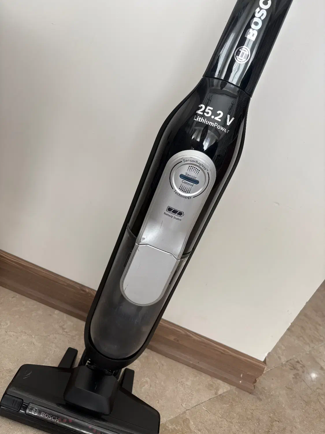 جارو شارژی بوش مدل 25.2v|جاروبرقی، جارو شارژی، بخارشو|تهران, دروس|دیوار