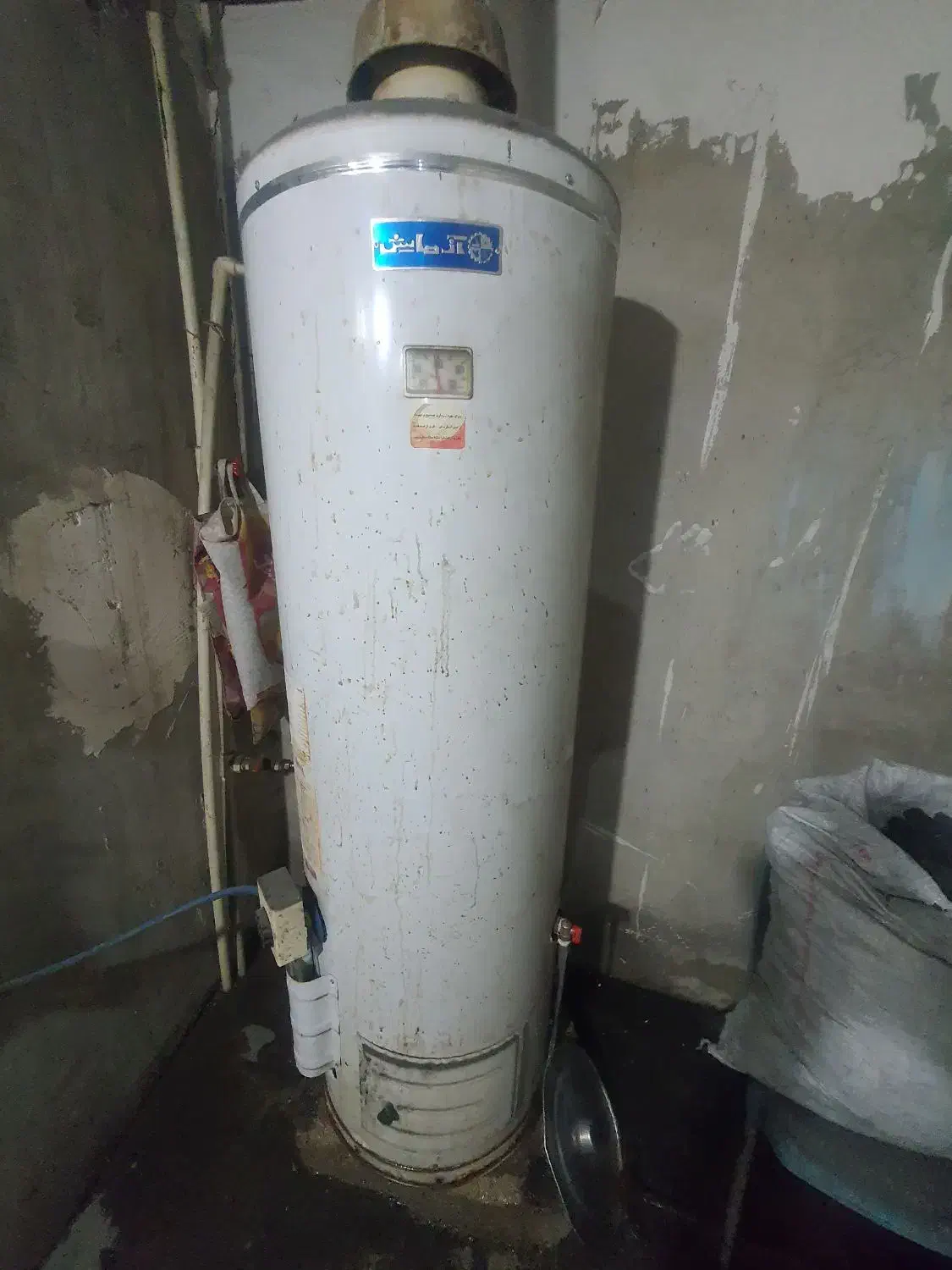 آبگرمکن|آبگرمکن، پکیج، شوفاژ|دوگنبدان, |دیوار