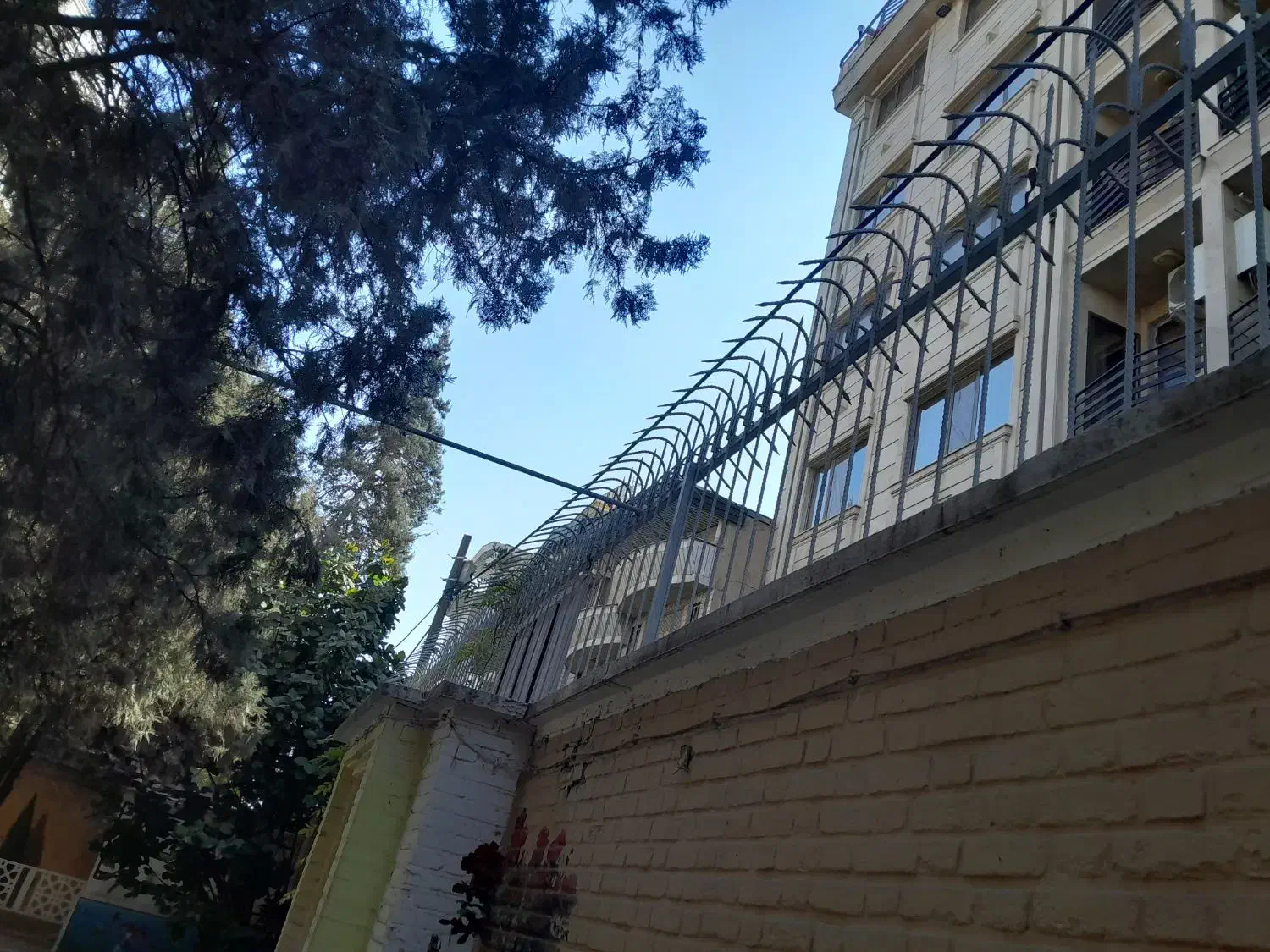 نرده و حفاظ  ، سی و چند متر|مصالح و تجهیزات ساختمان|بروجرد, |دیوار