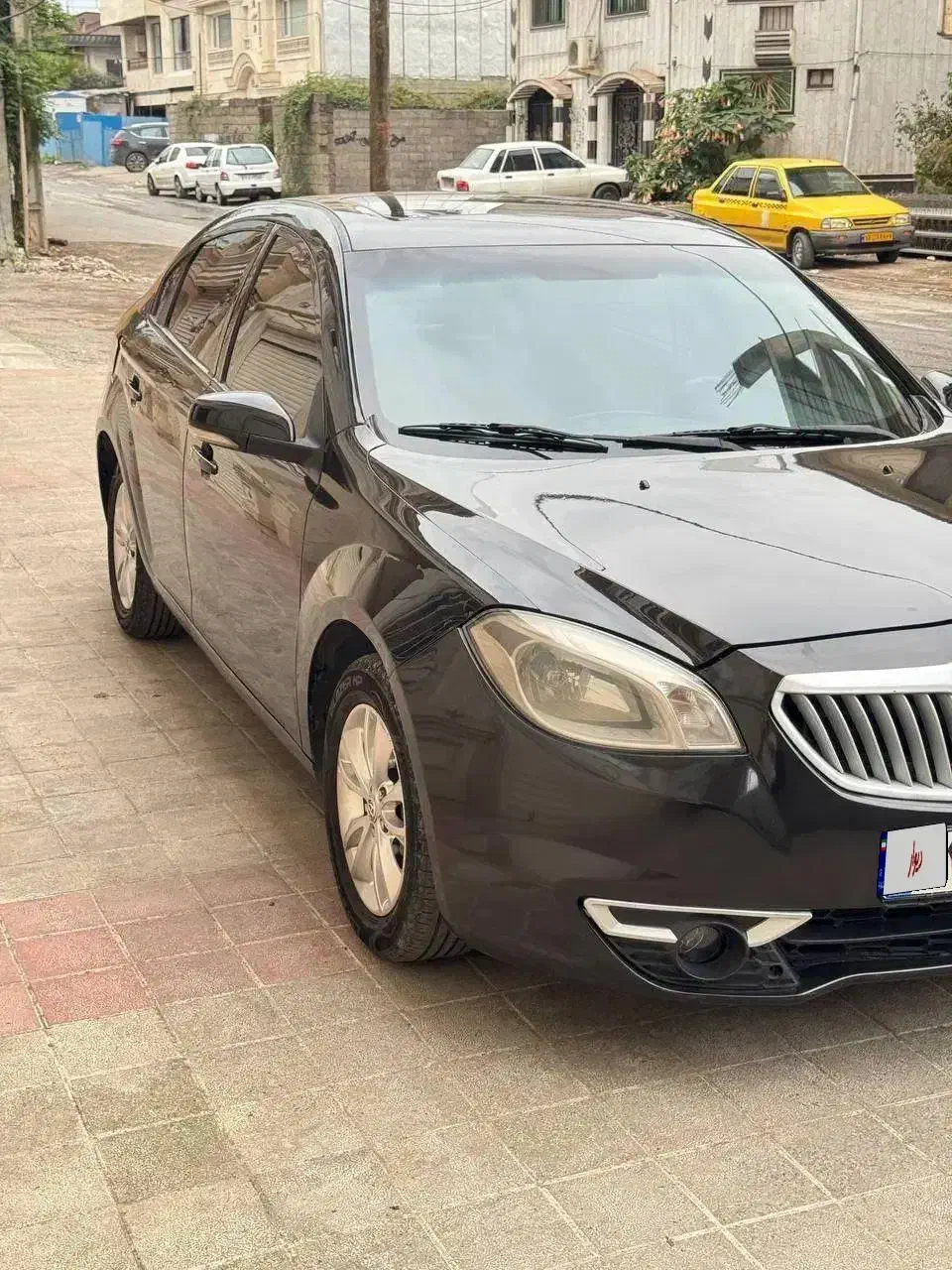 برلیانس 330مدل۹۶ بی خط و خش کاملا تمیز|خودرو سواری و وانت|رشت, حاجی آباد|دیوار