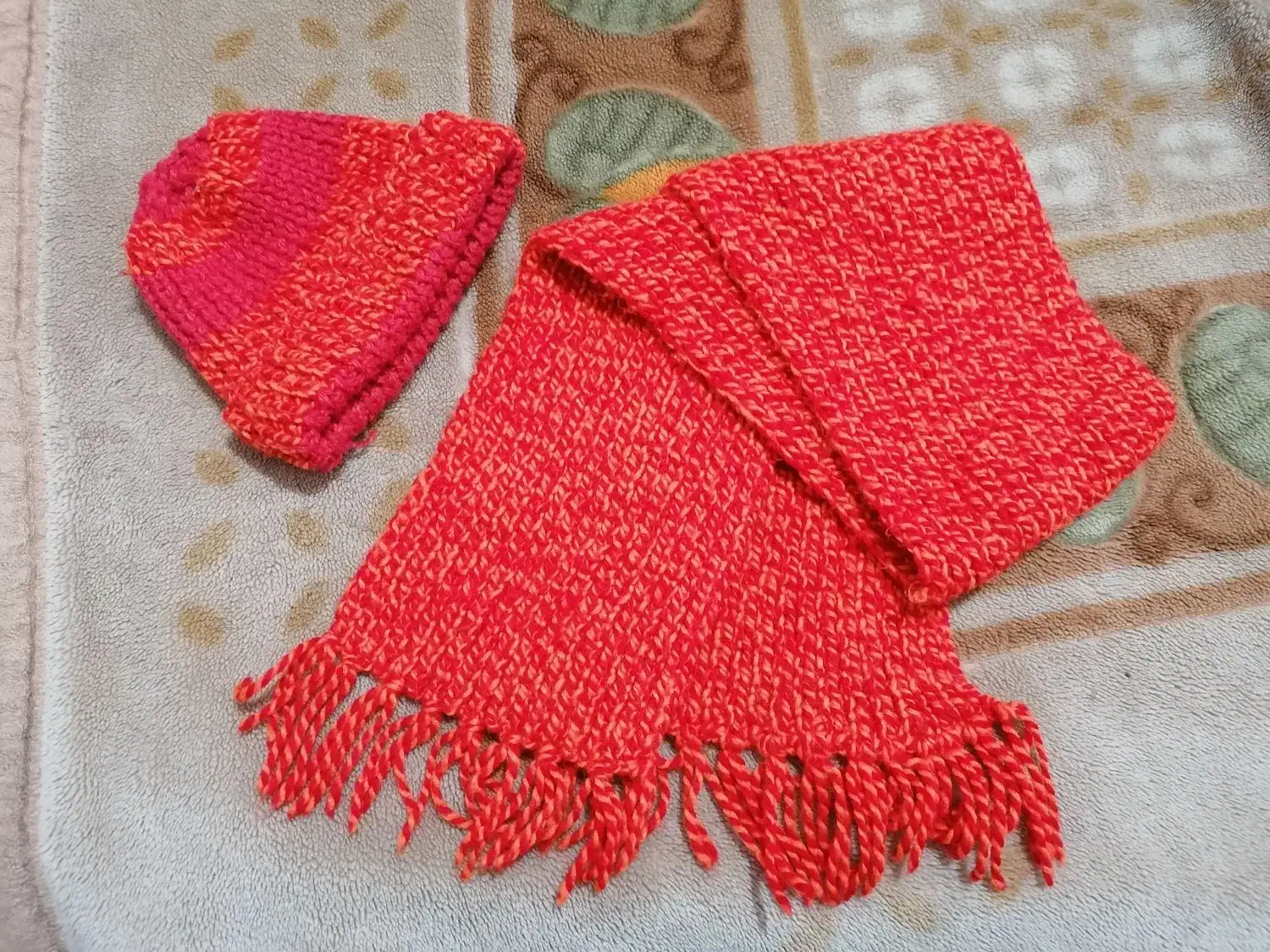 شال و کلاه بچه|کفش و لباس بچه|همدان, |دیوار